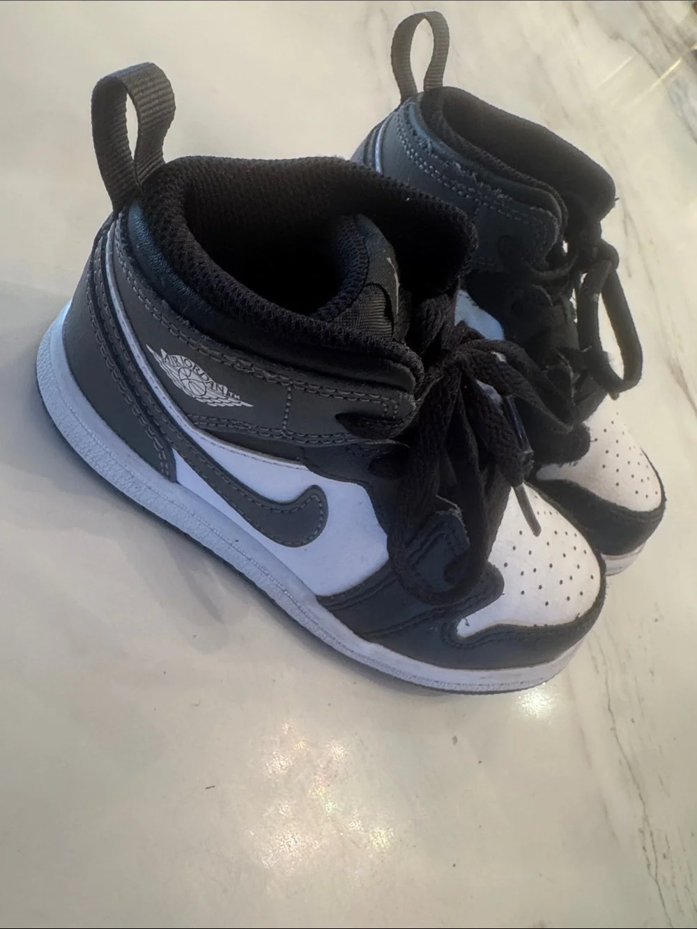 Nike Air Jordan 1 mid toddler kids size 9c black/white/grey